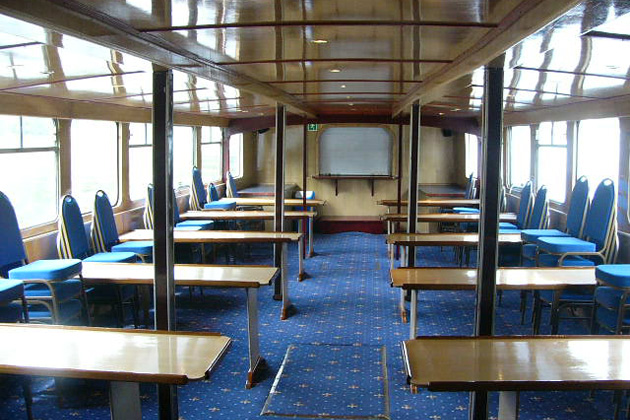 Queen Elizabeth - Interior